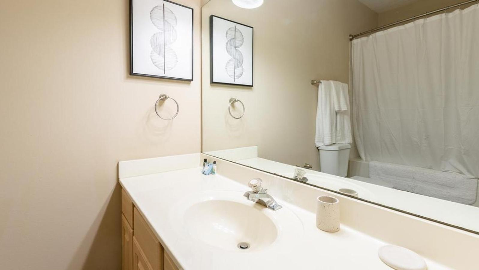 Landing Modern With Amazing Amenities Apartment Louisville