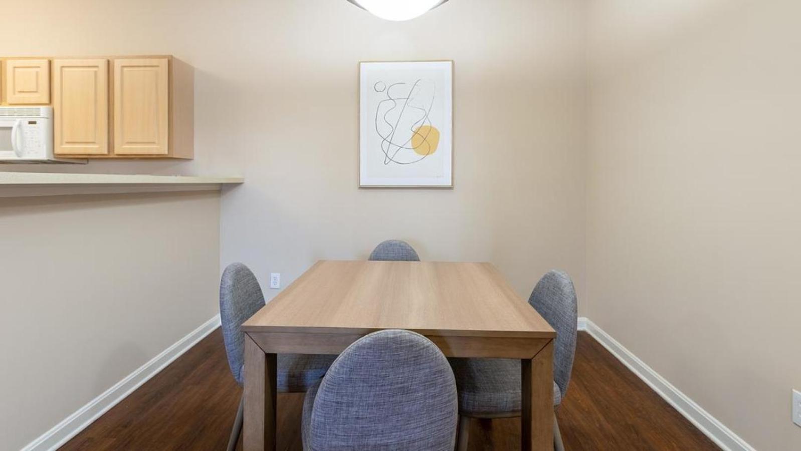 Landing Modern With Amazing Amenities *