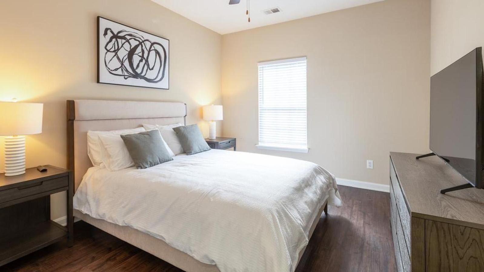 Landing Modern With Amazing Amenities